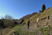 18 Alla Casera di Muschiada (1309 m) finisce la sterrata e si prende il sentiero 32 a dx 